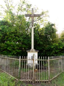 Les Ormes (Vienne) Croix de chemin, N10