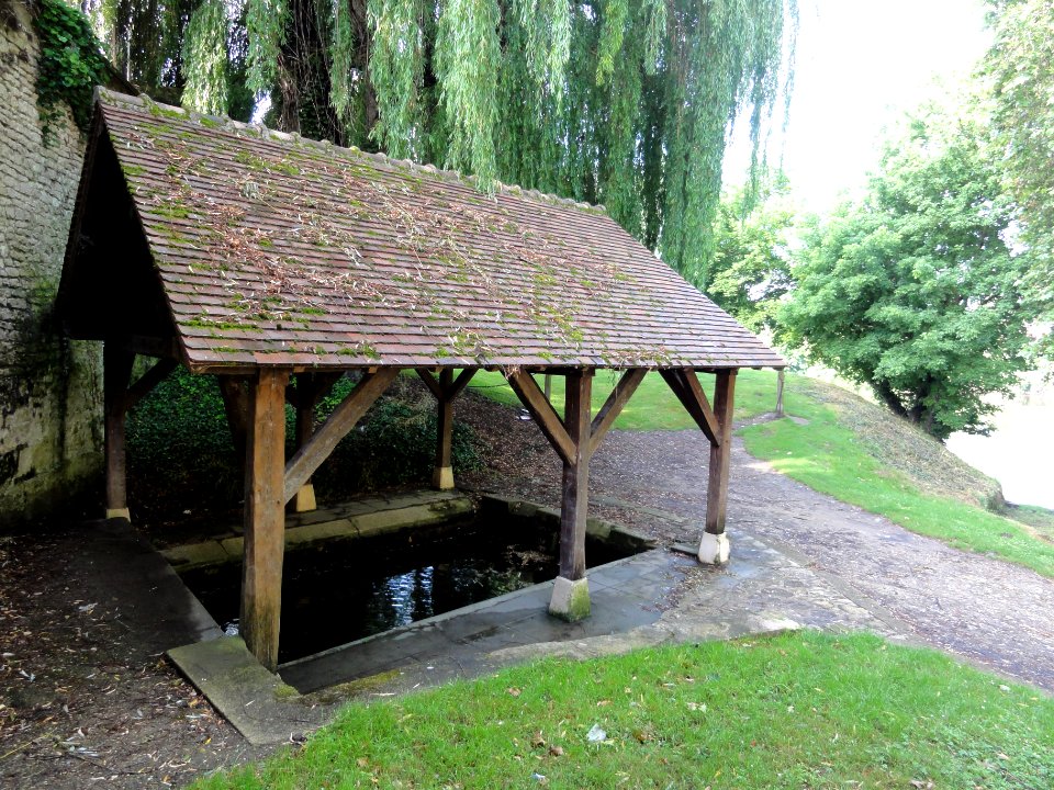 Les Ormes (Vienne) Lavoir sur la Vienne