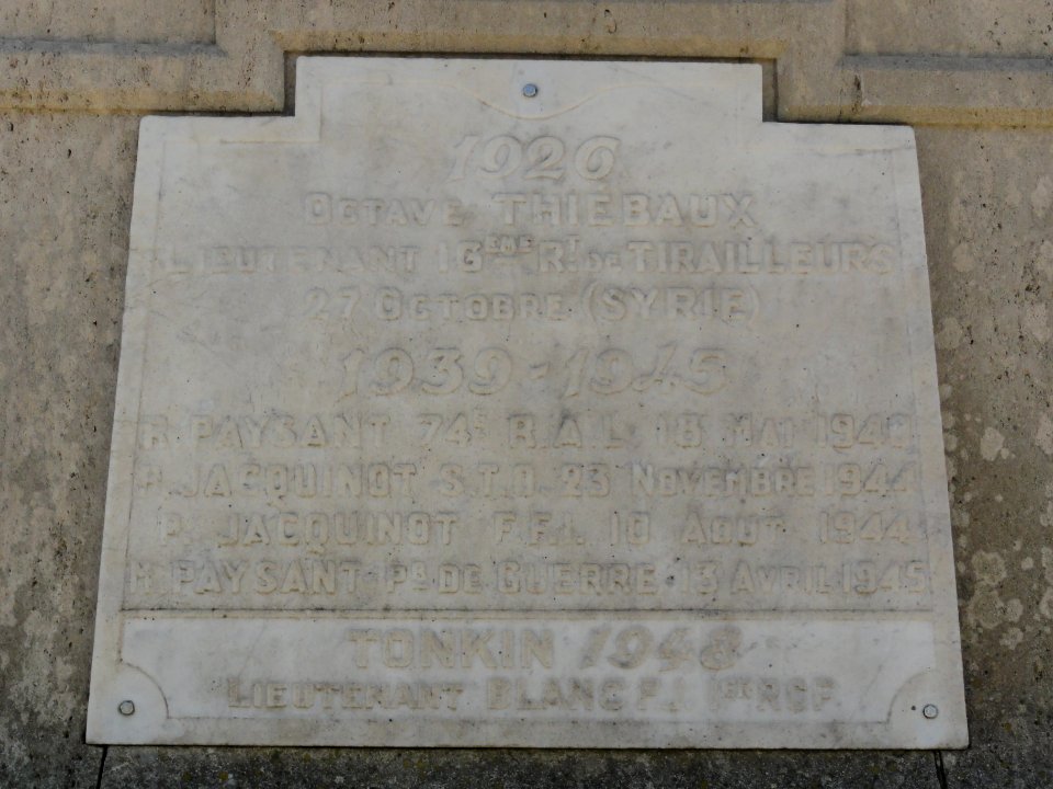 Les Paroches (Meuse) monument aux morts (04)
