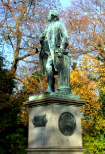 Lessingdenkmal (Lessingplatz) - Braunschweig, Germany - DSC04230