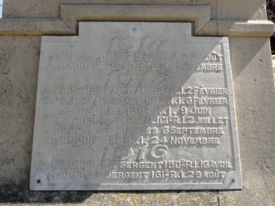 Les Paroches (Meuse) monument aux morts (03)