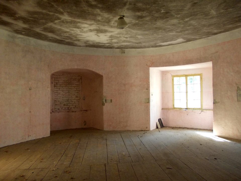 Leskovec Castle 05