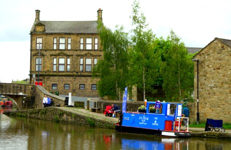 Leeds and Liverpool Canal - Skipton, North Yorkshire, England - DSC01103 photo