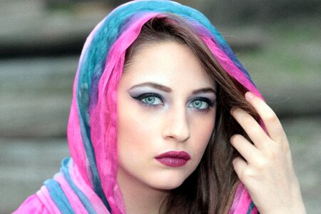 Oriental blue eyes coloring