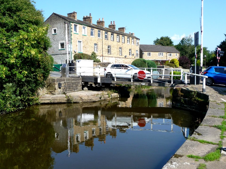 Leeds and Liverpool Canal, Skipton 02