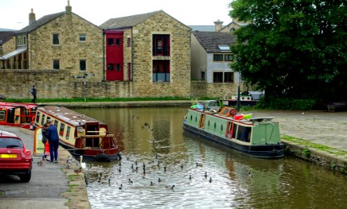 Leeds and Liverpool Canal - Skipton, North Yorkshire, England - DSC01100 photo