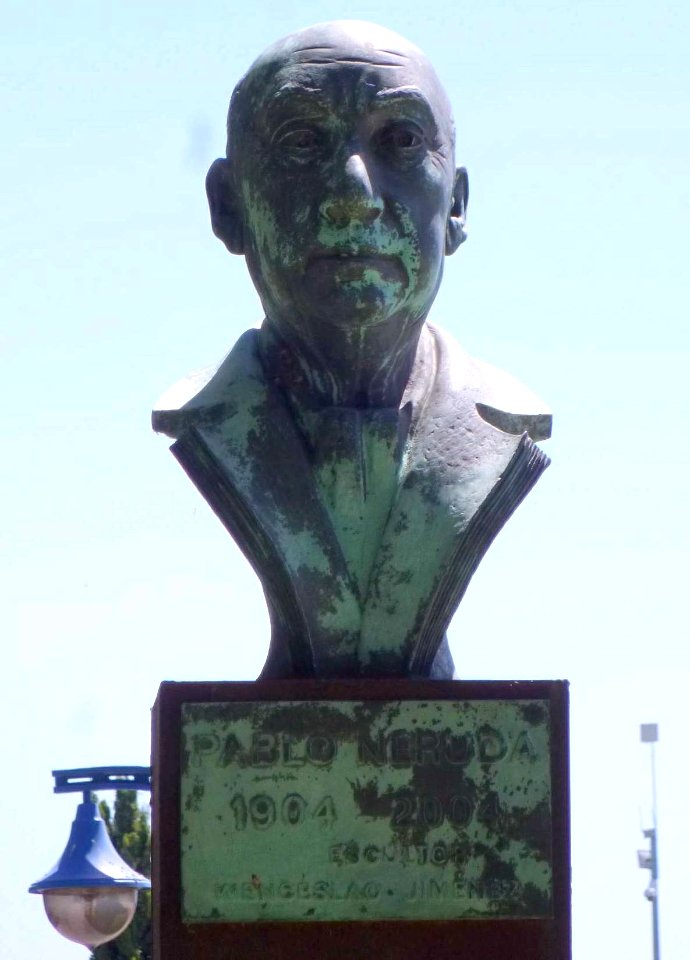 Leganés - Monumento a Pablo Neruda