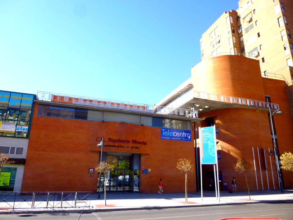 Leganés - Barrio El Carrascal - Centro Comercial Rigoberta Menchú