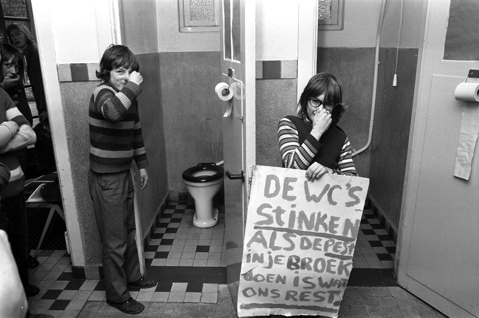 Leerlingen Christelijke Mavoschool te Monnickendam hebben school bezet i.v.m. sl, Bestanddeelnr 926-1711