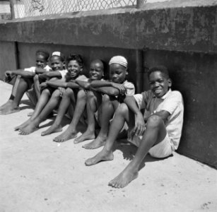 Leerlingen van de school van het klooster Scherpenheuvel op Curaçao, Bestanddeelnr 252-8580