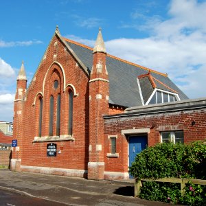 Lee-on-the-Solent Methodist Church, High Street, Lee-on-the-Solent (May 2019) (2)