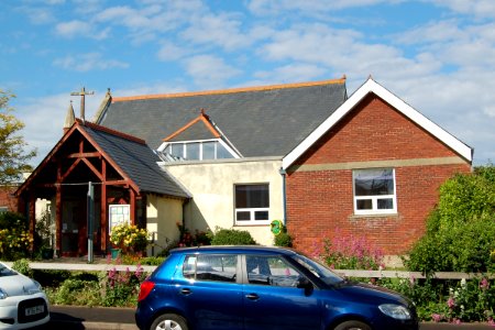 Lee-on-the-Solent Methodist Church, High Street, Lee-on-the-Solent (May 2019) (4)