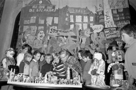 Leerlingen die hebben meegedaan aan 'Schone stad vuile stad' zijn op bezoek bij , Bestanddeelnr 926-0092