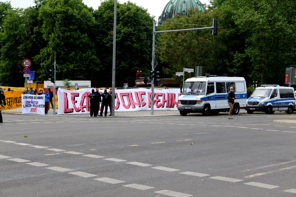 LeaveNoOneBehind protest Berlin 2020-05-24 57