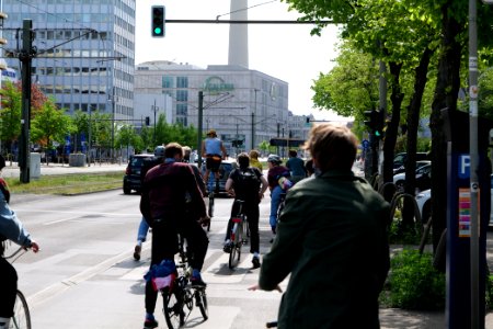 LeaveNoOneBehind protest Berlin 2020-04-26 Antonplatz Neptunbrunnen 23