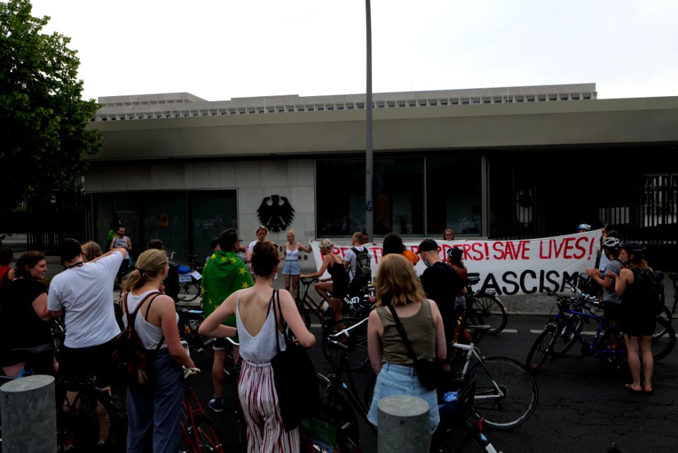 LeaveNoOneBehind protest Berlin 2020-06-13 44