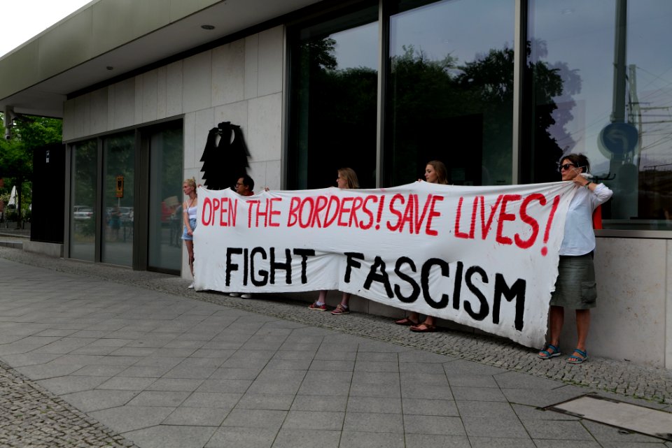 LeaveNoOneBehind protest Berlin 2020-06-13 49