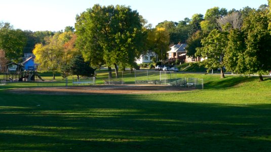 Leavenworth Park from Leavenworth St (Omaha)