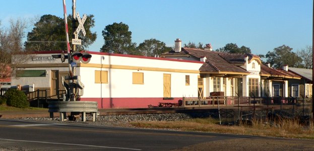 Leesville KC Southern depot from S 1