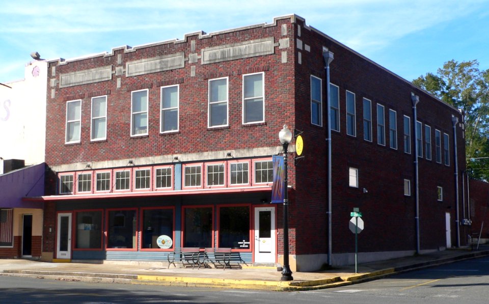 Leesville, LA, 3rd St x Lee St, SW corner