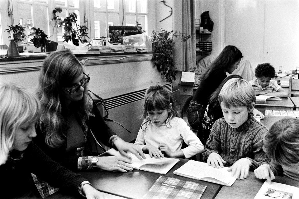Leesmoeders in de klas, Bestanddeelnr 930-5237