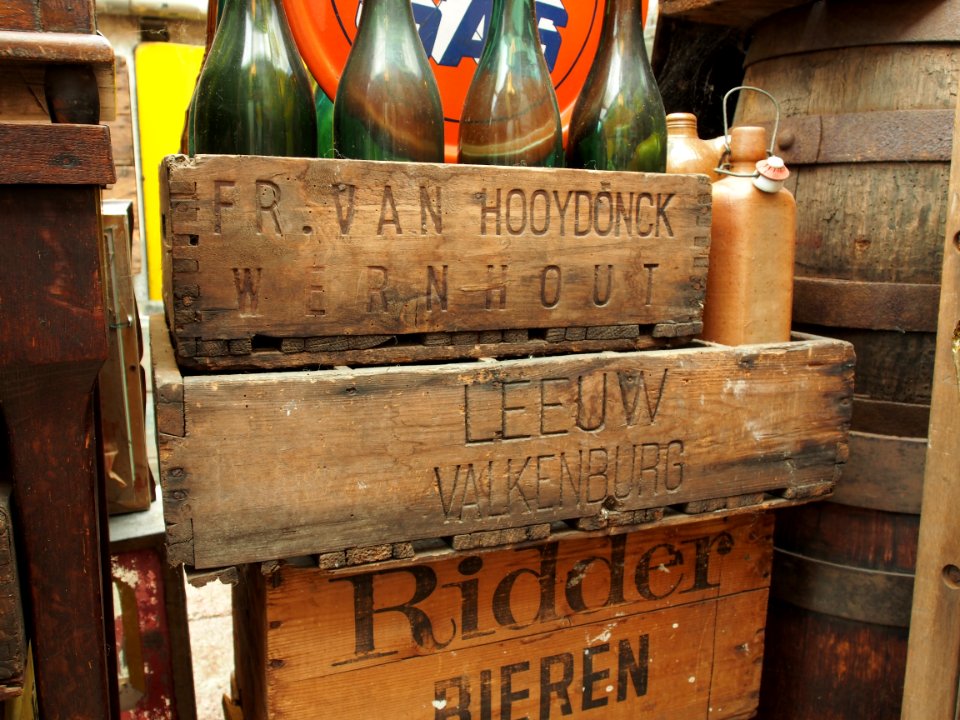 Leeuw Valkenburg bierkrat, Fr van Hooydonck Wernhout bierkrat