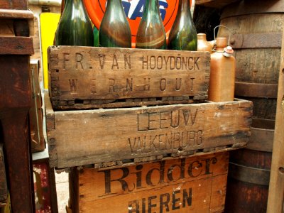 Leeuw Valkenburg bierkrat, Fr van Hooydonck Wernhout bierkrat