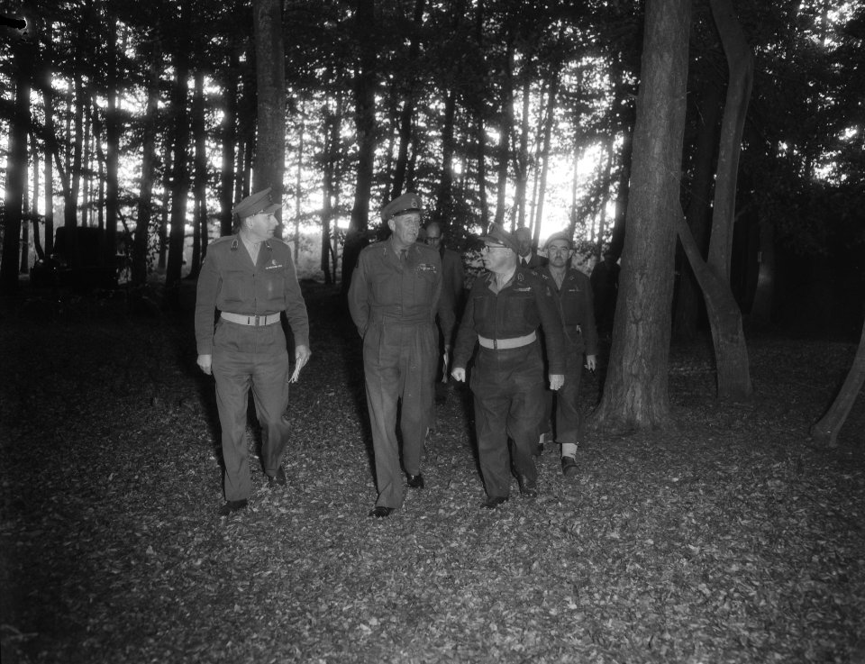 Legermanoeuvres in West Duitsland , soldaten in actie, Bestanddeelnr 906-7357