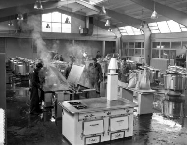 Legerkamp Budel voor herhalingsoefeningen (bij Weert). De keuken, Bestanddeelnr 908-0561