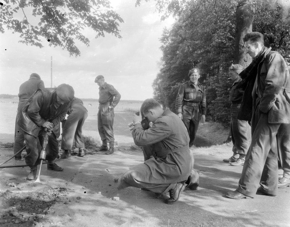 Legermanoeuvres in West Duitsland , soldaten in actie aangetast, Bestanddeelnr 906-7358