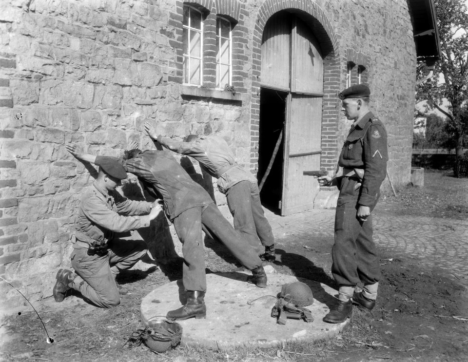 Legermanoeuvres in West Duitsland , soldaten in actie aangetast, Bestanddeelnr 906-7369
