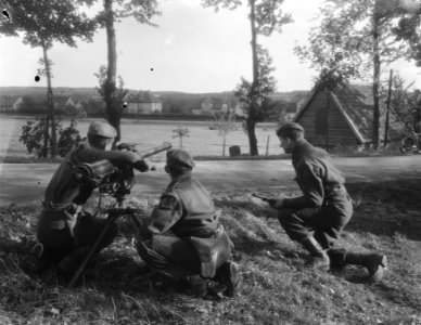 Legermanoeuvres in West Duitsland , soldaten in actie aangetast, Bestanddeelnr 906-7367