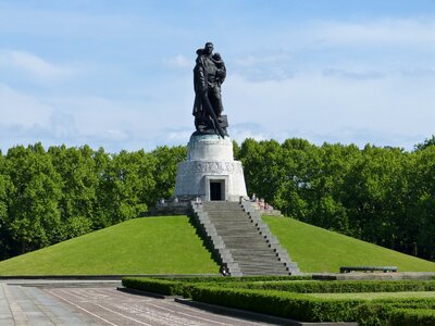 Berlin soviet monument