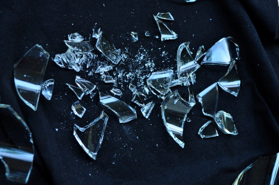 Broken crack break
