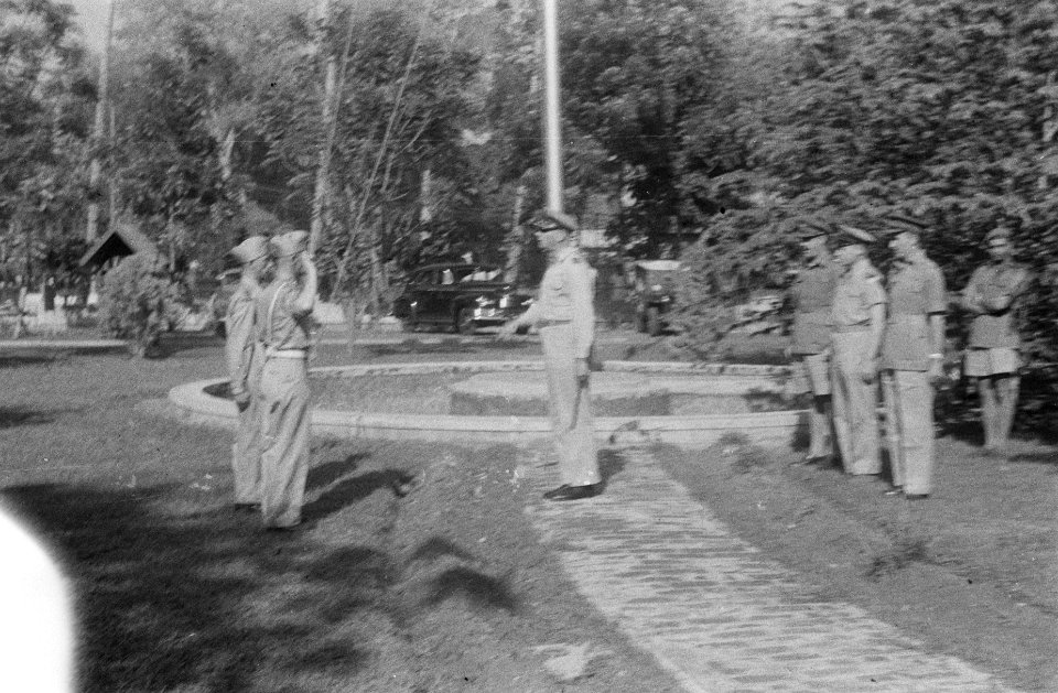Legercommandant S.H. Spoor (midden), Bestanddeelnr 135-3-6