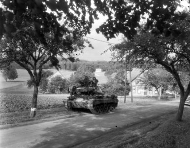 Legermanoeuvres West Duitsland , tweede zending aangetast, Bestanddeelnr 906-7417
