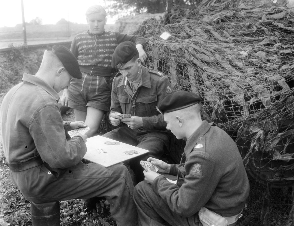 Legermanoeuvres in West Duitsland , soldaten in actie aangetast, Bestanddeelnr 906-7368