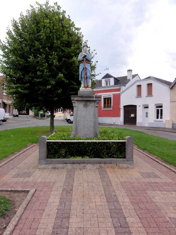 Lehaucourt (Aisne) monument aux morts