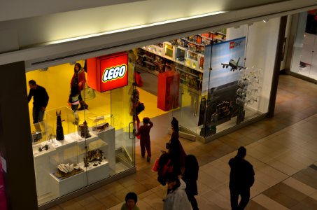 LEGOStoreFairviewMall9