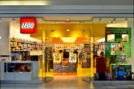 LEGOStoreFairviewMall15