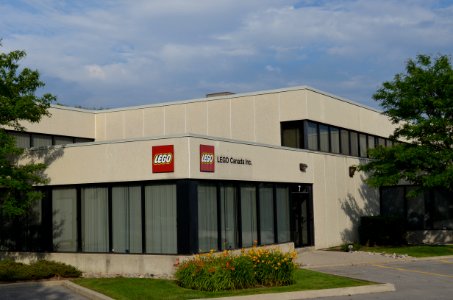 LegoCanada2