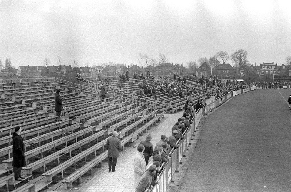 Lege tribune, Bestanddeelnr 919-8253