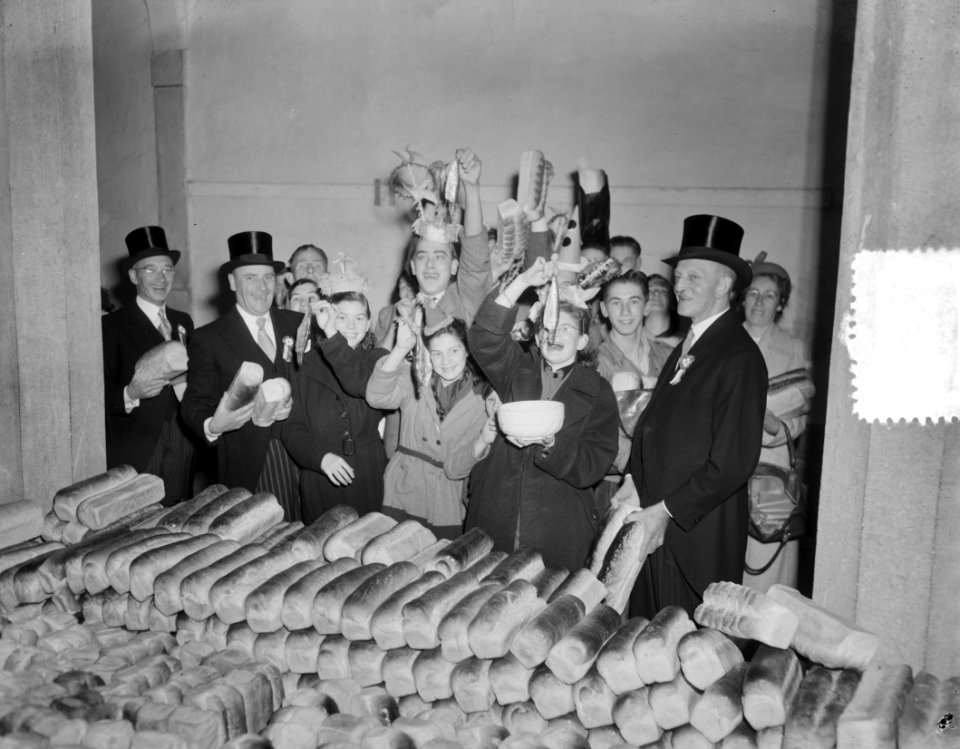 Leidens ontzet 3 oktober uitdeling haring en brood, Bestanddeelnr 906-0067