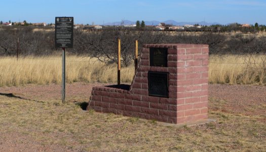 Lehner mammoth kill site monument 3