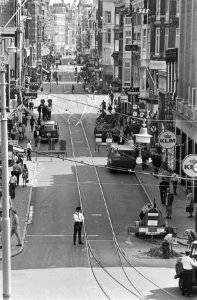Leidsestraat in Amsterdam afgesloten voor verkeer (uitgezonderd trams), Leidsest, Bestanddeelnr 924-7652