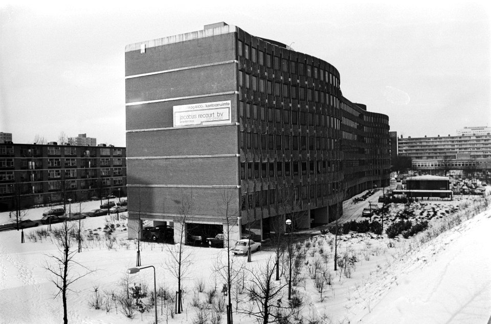 Leeg kantoorpand, opdracht Volkskrant, Bestanddeelnr 930-0907