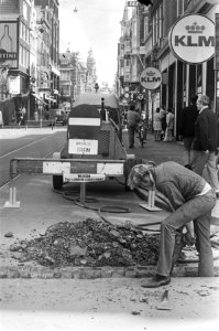 Leidsestraat in Amsterdam afgesloten voor verkeer (uitgezonderd trams), straat w, Bestanddeelnr 924-7650