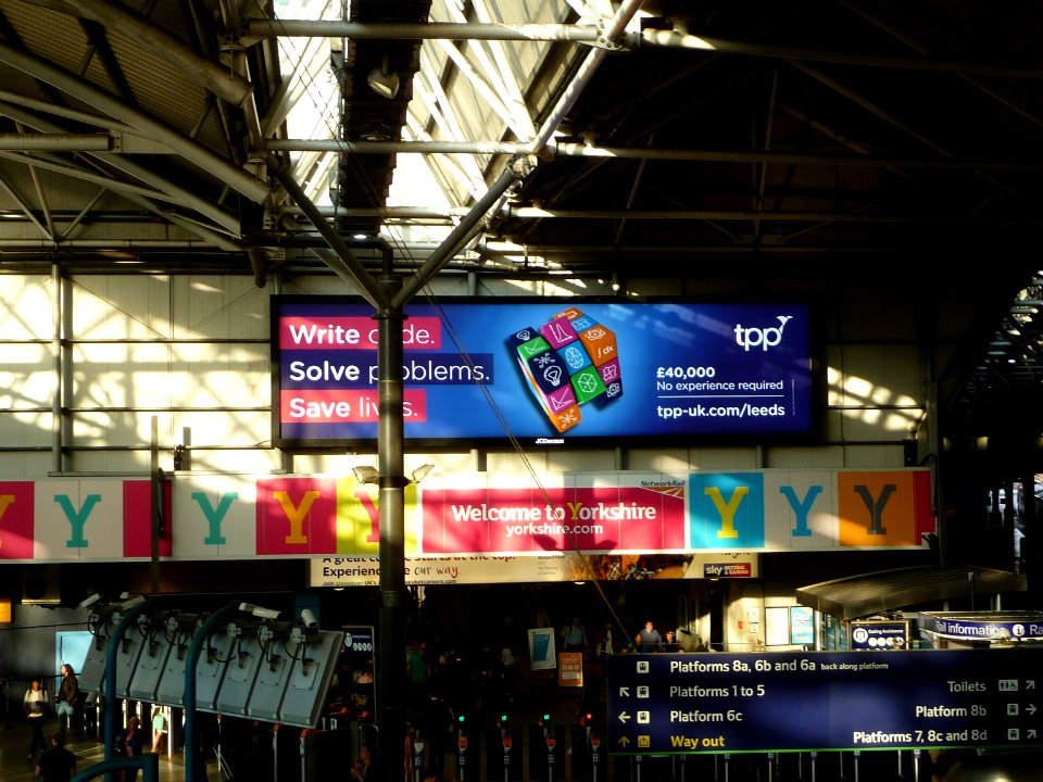 Leeds railway station 01