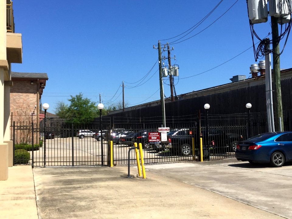 LeeHoEntranceHoustonTX