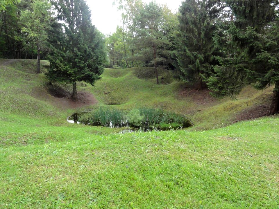 Leintrey (M-et-M) Mémorial les entonnoirs (02)